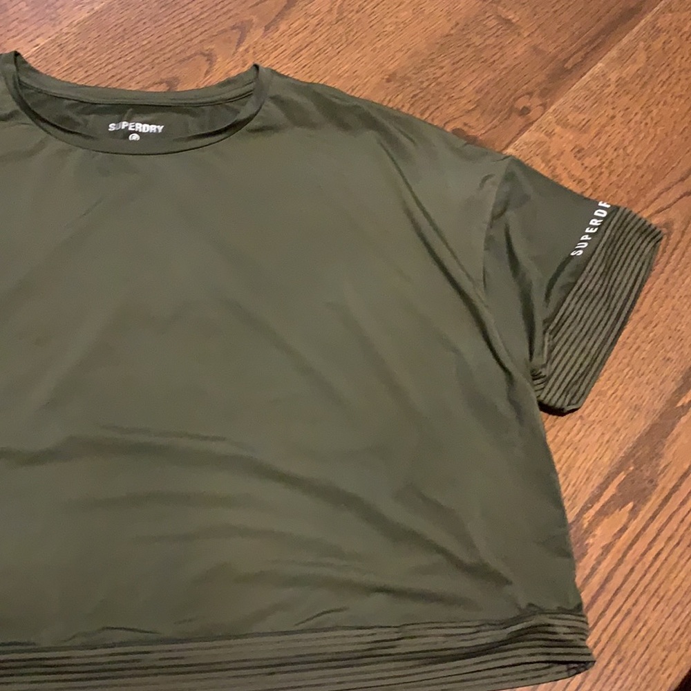 Superdry cropped workout shirt - Picture 4 of 6